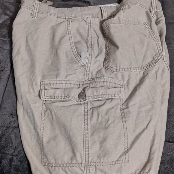 Cargo shorts (tan) - Picture 6 of 7
